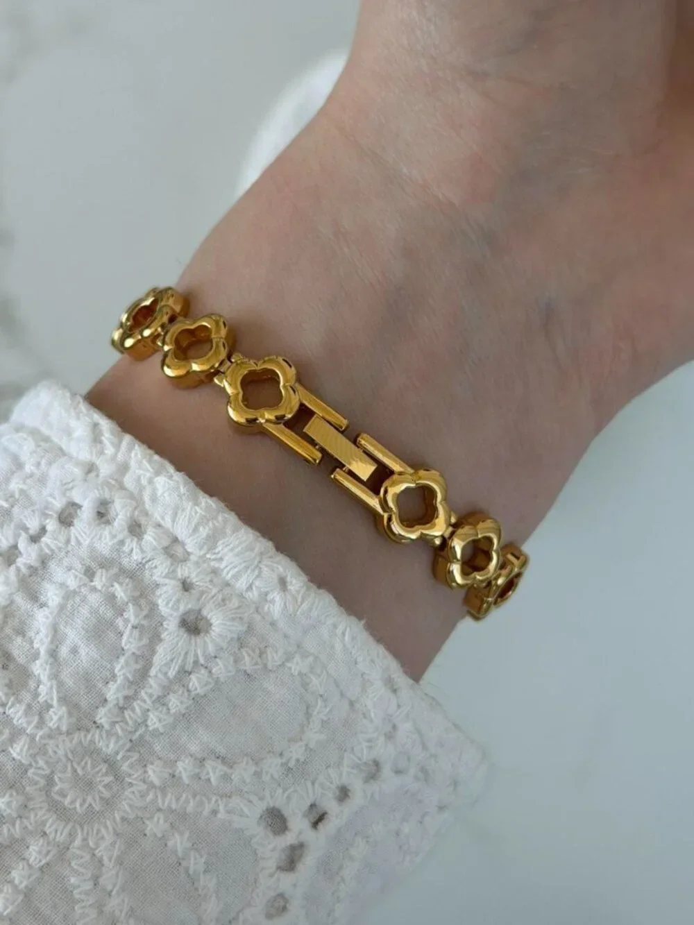 SKU0597 Retro Gold White Women Minimalist Watch Bracelet + gift bag